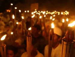 Semarak Idul Adha 1443 H, Ratusan Masyarakat Perbatasan Entikong Lakukan Pawai Obor