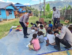 Satgas Binmas NODC-2022 Ajarkan Dunia Pendidikan kepada Anak Putus Sekolah di Pegunungan Bintang