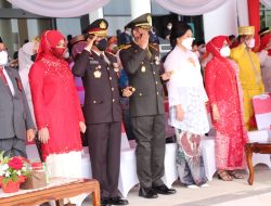 Kapolda Kalbar bersama Ketua Bhayangkari Hadiri Upacara Peringatan HUT RI ke-77