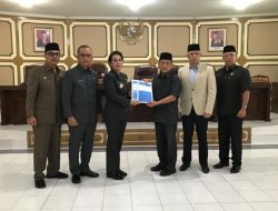 Walikota Singkawang Sampaikan Nota Pengantar Kua PPAS Perubahan 2022