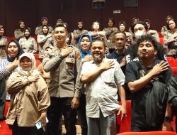 Kapolres Kubu Raya Boyong Awak Media Nonton Bareng Film Sayap-Sayap Patah di XXI