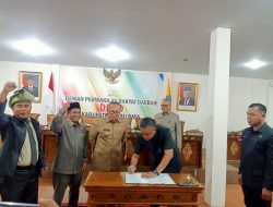 Puluhan Simpatisan yang Tergabung Dalam Tim Panitia Pemekaran Kecamatan Kumpai Raya Menghadiri Raperda Pembentukan Kecamatan Kumpai Raya