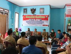 Kapolres Sekadau Gelar Silaturahmi Kamtibmas di Desa Gonis Tekam