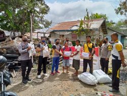 Polres Sekadau Kembali Salurkan Bantuan Kepada Korban Kebakaran