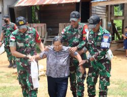 Sambut HUT TNI ke-77, Satgas Pamtas Yonif 645/GTY Gelar Baksos Pengobatan Massal Gratis di Perbatasan