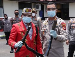 Serahkan Senpi Rakitan, Kapolres Beri Penghargaan Kepada Yayasan Planet Indonesia dan Ketua DAD Kabupaten serta Kecamatan&nbsp;