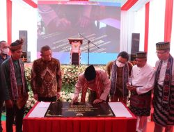 Kapolres Kubu Raya Hadiri Pengukuhan Desa Mekar Sari Kubu Raya Menjadi Desa Konstitusi oleh MK RI