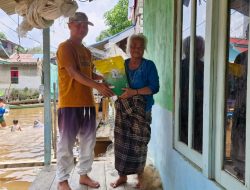 Bantu Masyarakat Terdampak Banjir, PT SPM Serahkan Bantuan 1 Ton Beras