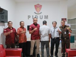 Dukung Pro Justitia, Kemenkumham Kalbar Serahkan Tersangka WNA Kasus Pelanggaran Tindak Pidana Keimigrasian pada Kejaksaan