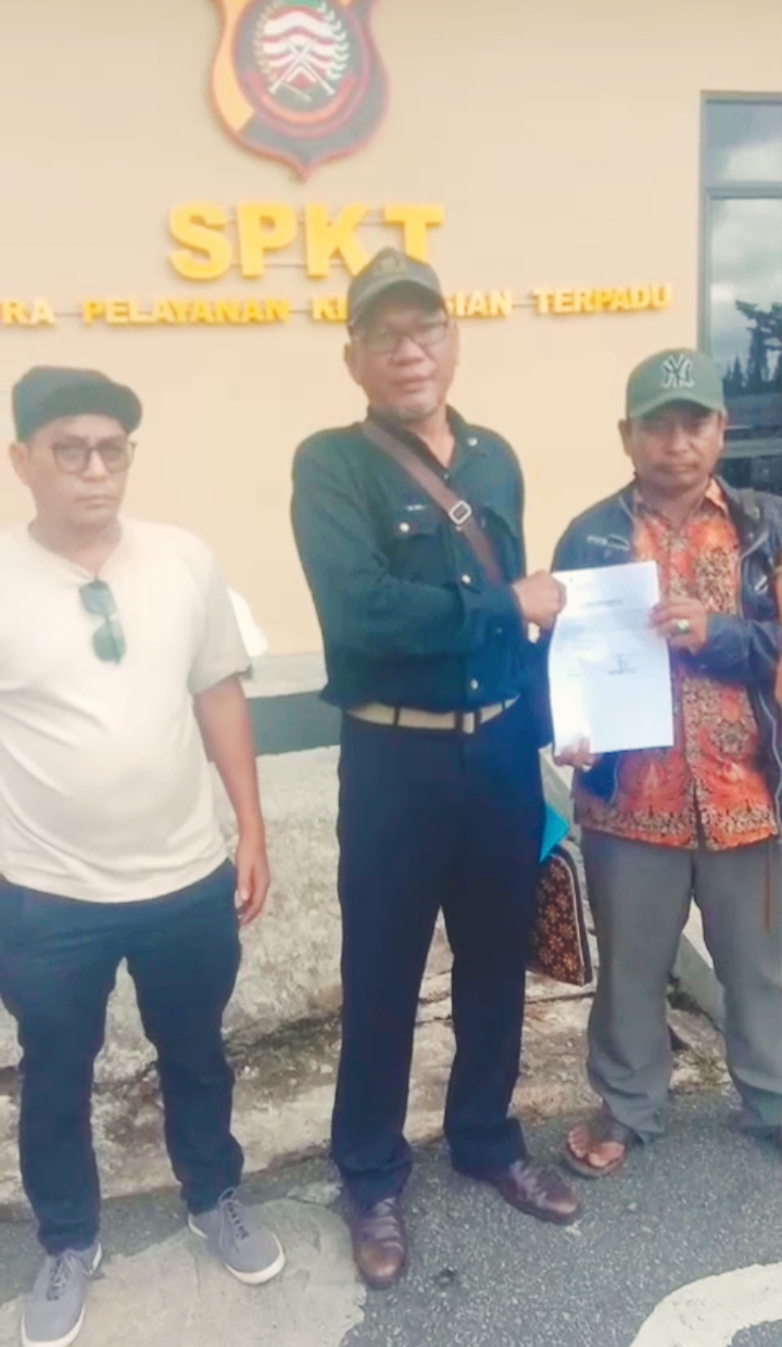 Syafarahman datang langsung ke Polda Kalbar didampingi kuasa hukumnya Asido Jamot Tua Simbolon S.H, Untuk membuat laporan resmi beserta bukti awal yang dimiliki.