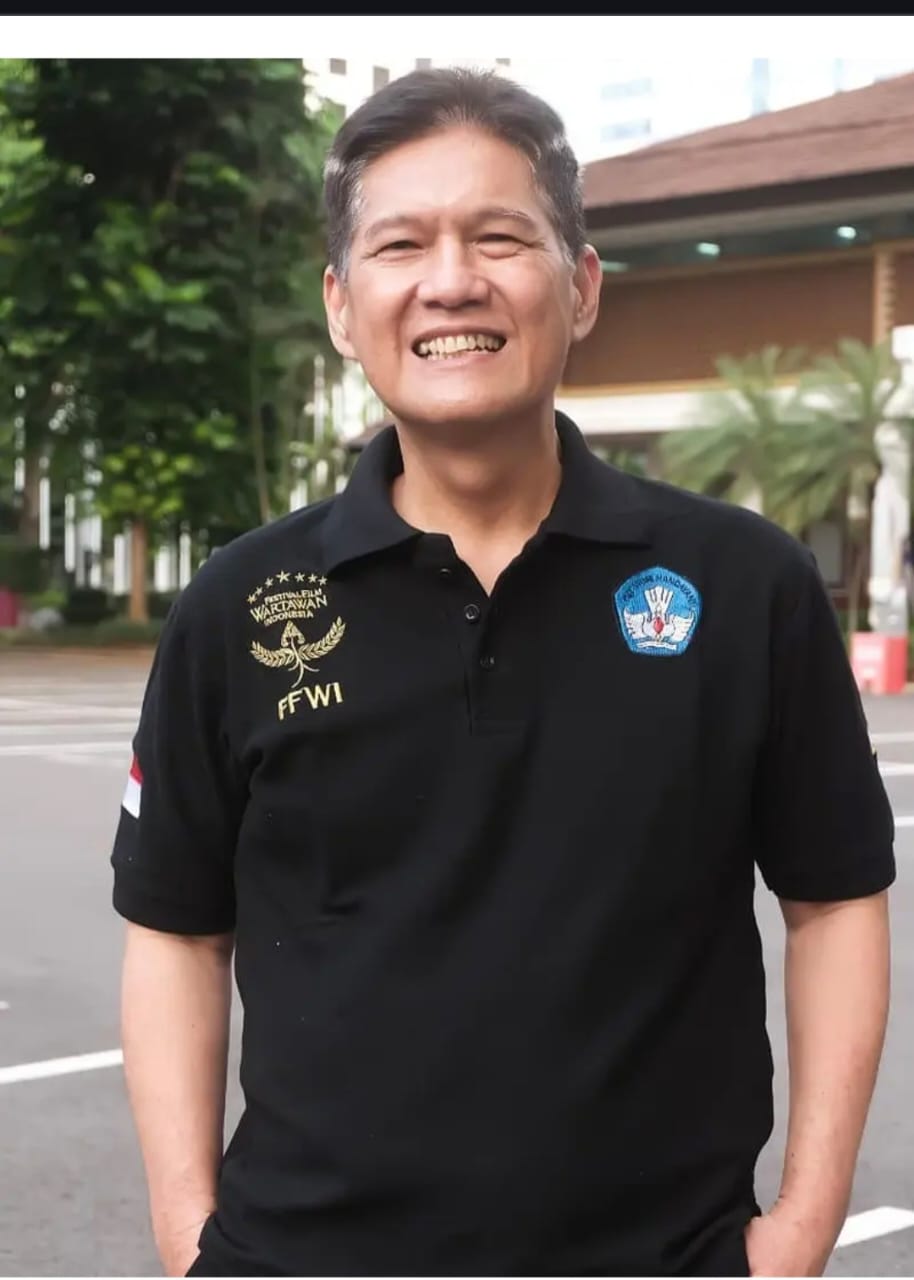 Selamat jalan, Bang Wina. Cahaya semangatmu tak akan pernah padam. Jejak langkahmu, pemikiranmu, dan seluruh dedikasimu akan abadi.