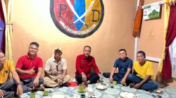 Kehadiran Wakil Gubernur Kalimantan Barat Krisantus Kurniawan disambut antusias oleh warga Desa Nanga Nuar.