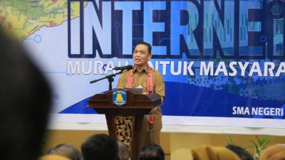 Ria Norsan Tepati Janji, 9 Sekolah di Kalbar Nikmati Internet Gratis