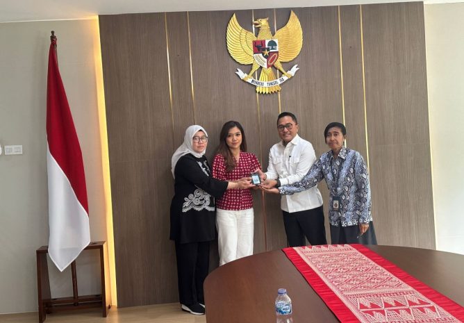 PWI Pusat Apresiasi Istana Kembalikan Kartu Pers Wartawan CNN Indonesia