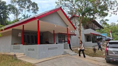 STT Grace International resmi diresmikan Gubernur Kalbar, Ria Norsan. Ketua Yayasan, Jumadi, menyampaikan harapan akan dukungan dana hibah dari pemerintah untuk pengembangan sarana prasarana kampus yang masih terbatas.