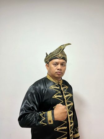 Ketua Persatuan Orang Melayu (POM) Agus Setiadi mengingatkan agar publik tetap objektif, adil, dan tidak terbawa opini yang belum tentu sesuai dengan fakta hukum