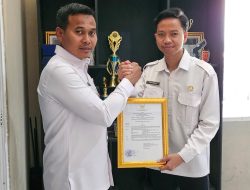 Petugas Imigrasi Entikong Raih Penghargaan Nasional atas Dedikasi di Perbatasan