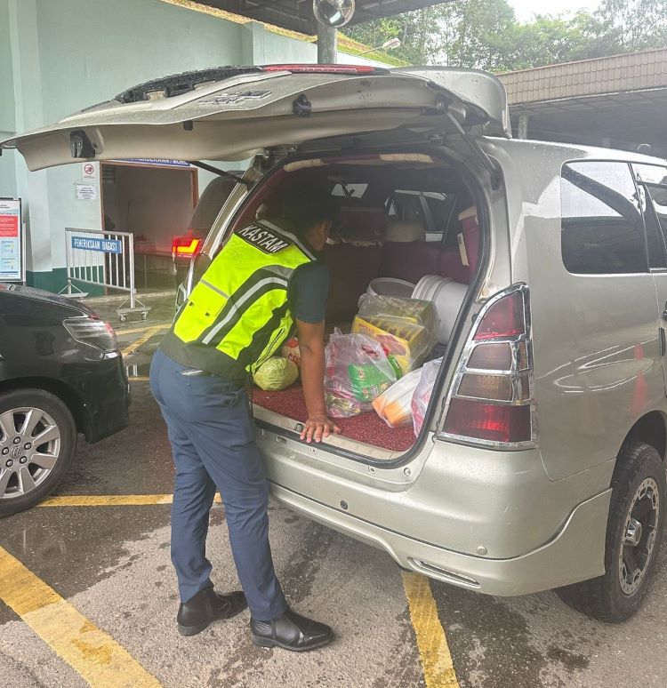 Berikut tentang dampak kolaborasi Indonesia-Malaysia di perbatasan Entikong ini.
