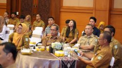 Gubernur Ria Norsan resmi luncurkan IB Billing, QRIS Dinamis, dan Virtual Account untuk transaksi pemerintah Kalbar. Langkah strategis ini perkuat tata kelola keuangan daerah, transparan, dan akuntabel. Peluncuran di High Level Meeting ETPD 2025 wujudkan digitalisasi pendapatan belanja daerah, dukung percepatan transformasi digital di Kalimantan Barat.