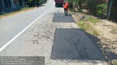 Kondisi ruas jalan Simpang Ampar - Balai Bekuak Laur sedang proses pengerjaan.