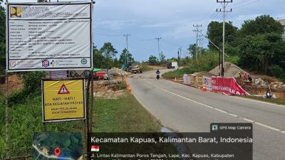 Longsor sedalam enam meter menganga di KM 34 ruas vital Tanjung-Batas Kota Sanggau. BPJN Kalimantan Barat gerak cepat tutup jurang demi selamatkan arus ekonomi dan keselamatan warga.