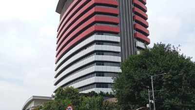 Nama Ria Norsan resmi pulih. Audit investigatif Badan Pemeriksa Keuangan membuktikan nihil kerugian negara dalam proyek infrastruktur era kepemimpinannya di Mempawah.