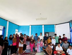 Kasat Reskrim Polres Mempawah Santuni 33 Anak Yatim di Desa Penibung, Menghadirkan Kepedulian Melalui Aksi Nyata