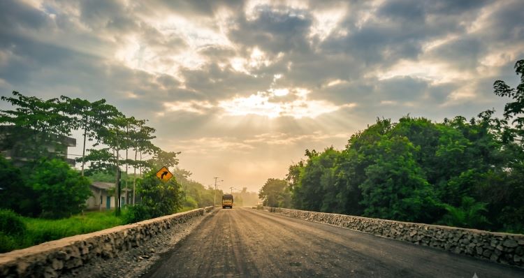 Balai Pelaksana Jalan Nasional (BPJN) Kalimantan Barat memastikan peningkatan struktur Jalan Sungai Ambawang, ruas vital penghubung Kota Pontianak menuju Simpang Ampar, Kabupaten Sanggau.