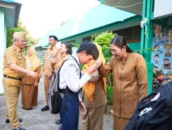 Sekda Harisson Ajak Para Ayah Antar Anak di Hari Pertama Sekolah