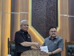 Harisson Sampaikan Jawaban Pemprov Kalbar atas Pandangan Fraksi soal Raperda Pengelolaan Aset Daerah
