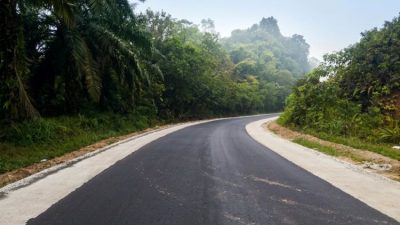BPJN Kalimantan Barat berkomitmen rawat jalan nasional. Rehab minor jadi langkah strategis. Bukan sekadar proyek fisik. Tetapi investasi keselamatan. Kelancaran arus barang dan orang jadi kunci. Pertumbuhan ekonomi kawasan makin terbuka.