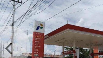 Pengelola SPBU 64.78.615 Sintang Kalimantan Barat hingga kini bungkam. Tidak ada permintaan maaf. Tidak ada ganti rugi.