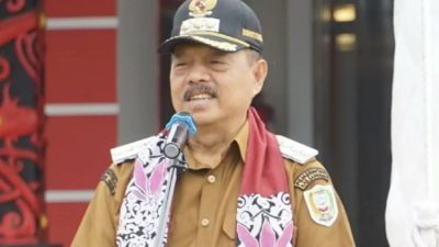 Bupati Sanggau Yohanes Ontot meminta masyarakat tidak salah paham