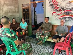 Kemanunggalan TNI dan Rakyat Membara Warga Dusun Nahaya Temiang Antusias Bersama Satgas TMMD Ke-130 Kodim 1210/Landak