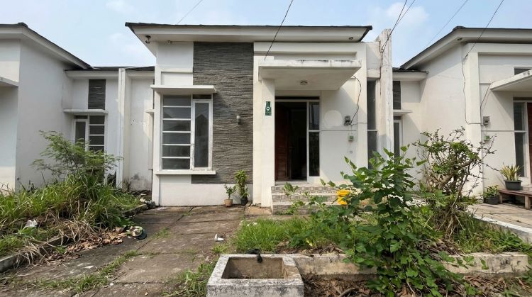 Pelaksanaan eksekusi pengosongan rumah KPR di Komplek Biltran Green Aurelia P-9 milik pihak Pelawan berinisial NA oleh Pengadilan Negeri Pontianak, Kalimantan Barat.